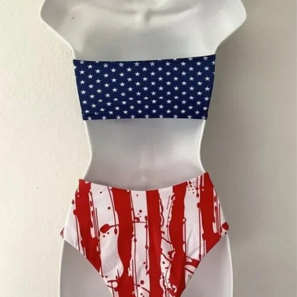 STARS & SWIRLS BANDEAU TWO PIECE STRAPLESS BIKINI - Picture 6 of 9